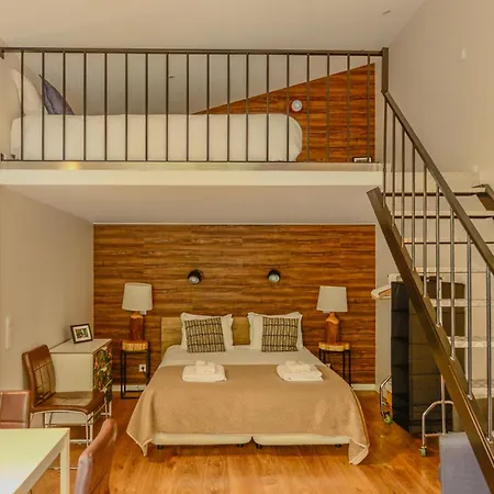 Casa Do Museu, Three Independent Nyaraló *