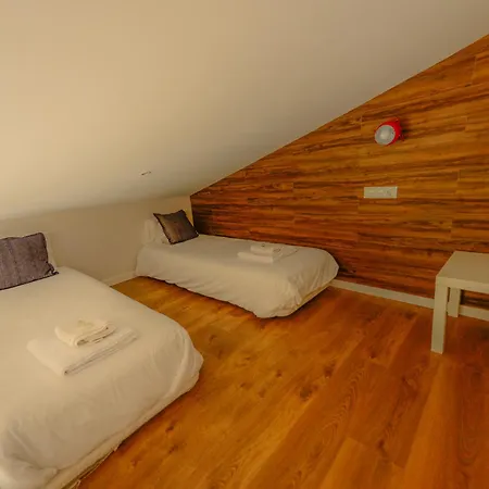 Casa Do Museu, Three Independent *