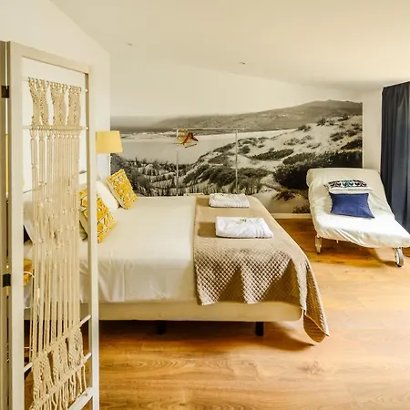 Casa Do Museu, Three Independent * Cascais