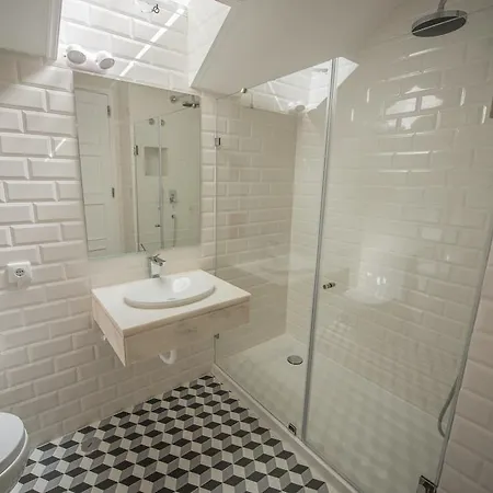 Casa Do Museu, Three Independent * Cascais