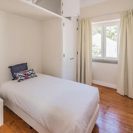 Casa Do Museu, Three Independent