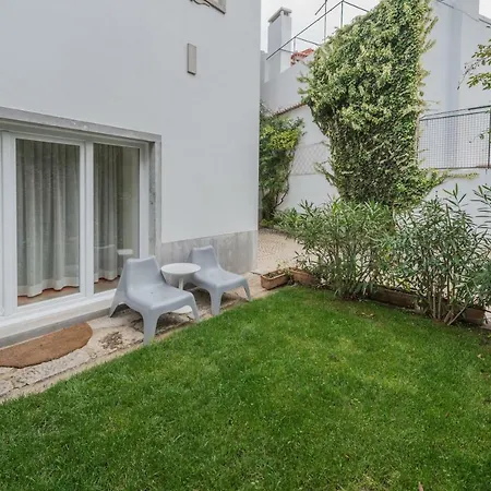 Casa Do Museu, Three Independent