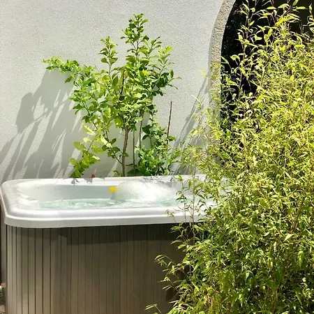 Casa Do Museu, Three Independent Cascais